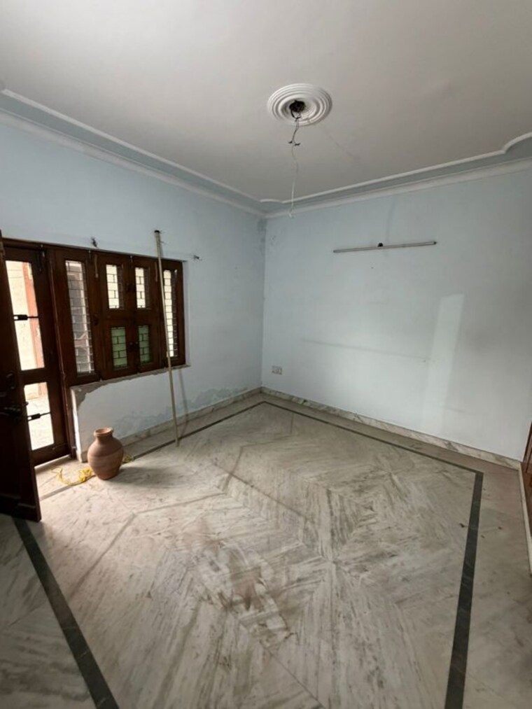 Room, puri-kohinoor 2 Bedroom 150 Sq.Yd. Builder Floor In Sector 89 Faridabad 10239173