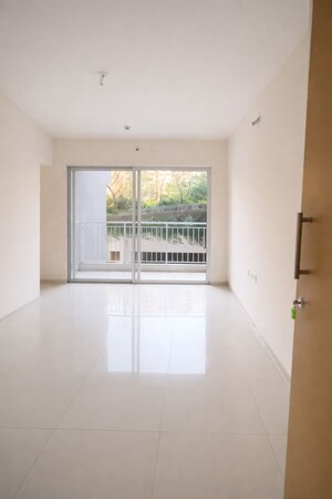 Room in 3 BHK Apartment at Godrej Park Greens, Mamurdi – for Rent