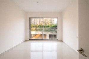 Room in 3 BHK Apartment at Godrej Park Greens, Mamurdi – for Rent