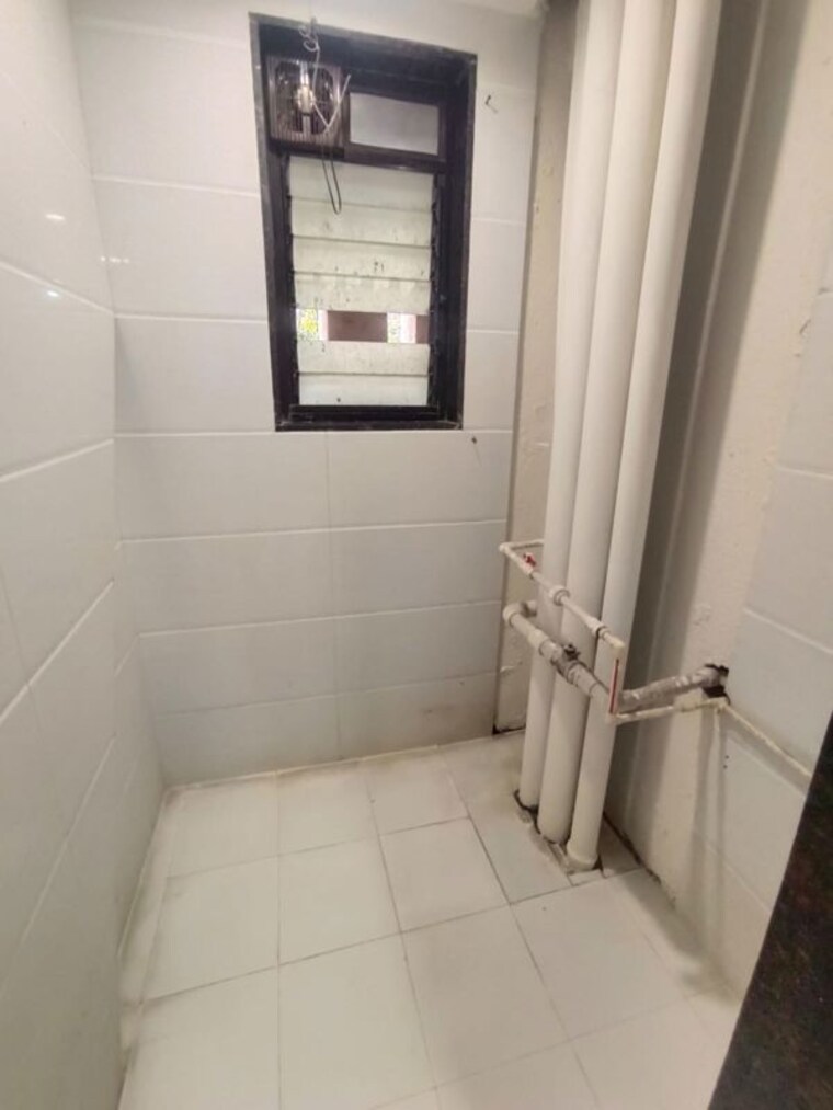 Bathroom, tulsi-pride 3 Bedroom 940 Sq.Ft. Apartment In Chembur Mumbai 10239208
