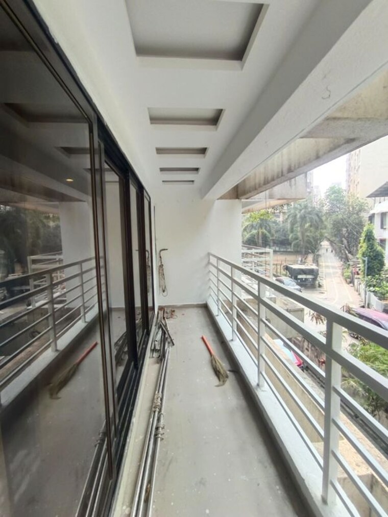 Balcony, tulsi-pride 3 Bedroom 940 Sq.Ft. Apartment In Chembur Mumbai 10239208