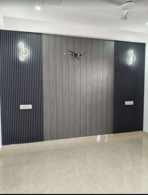 Room in 3 BHK Apartment at Emaar Imperial Gardens, Sector 102 – for Sale