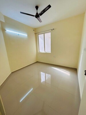 Room in 3 BHK Apartment at Pyramid Altia, Sector 70 – for Rent
