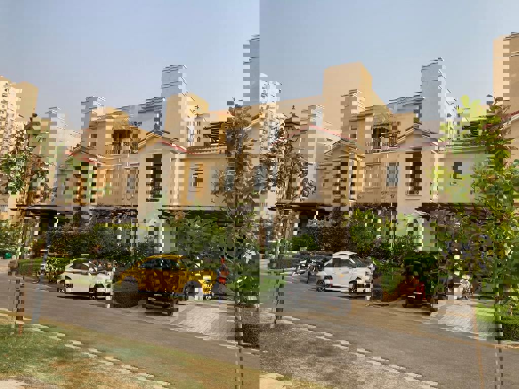 4 BHK + Servant Room,Study Room 5605 Sq.Ft. Villa in Emaar Marbella