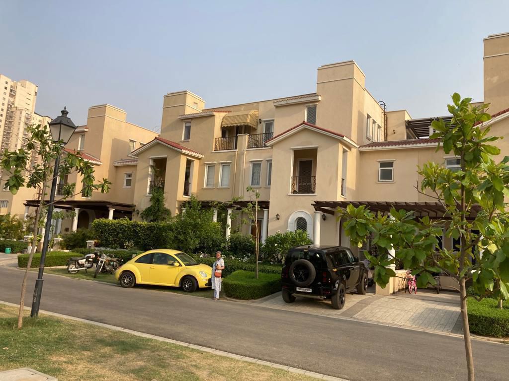 4 BHK + Servant Room,Study Room Villa For Sale in Emaar Marbella