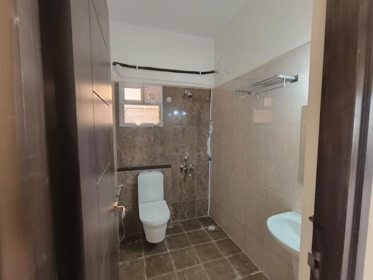 Bathroom, raheja-vistas 3 Bedroom 1925 Sq.Ft. Apartment In Nacharam Hyderabad 10239328