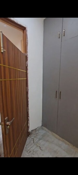 Furnished Amenities in 3 BHK Builder Floor at Niti Khand – for Sale