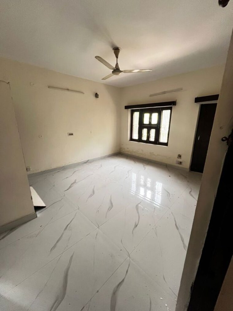 Room, avl-36-gurgaon 2 Bedroom 950 Sq.Ft. Builder Floor In Sector 36 Gurgaon 10239354