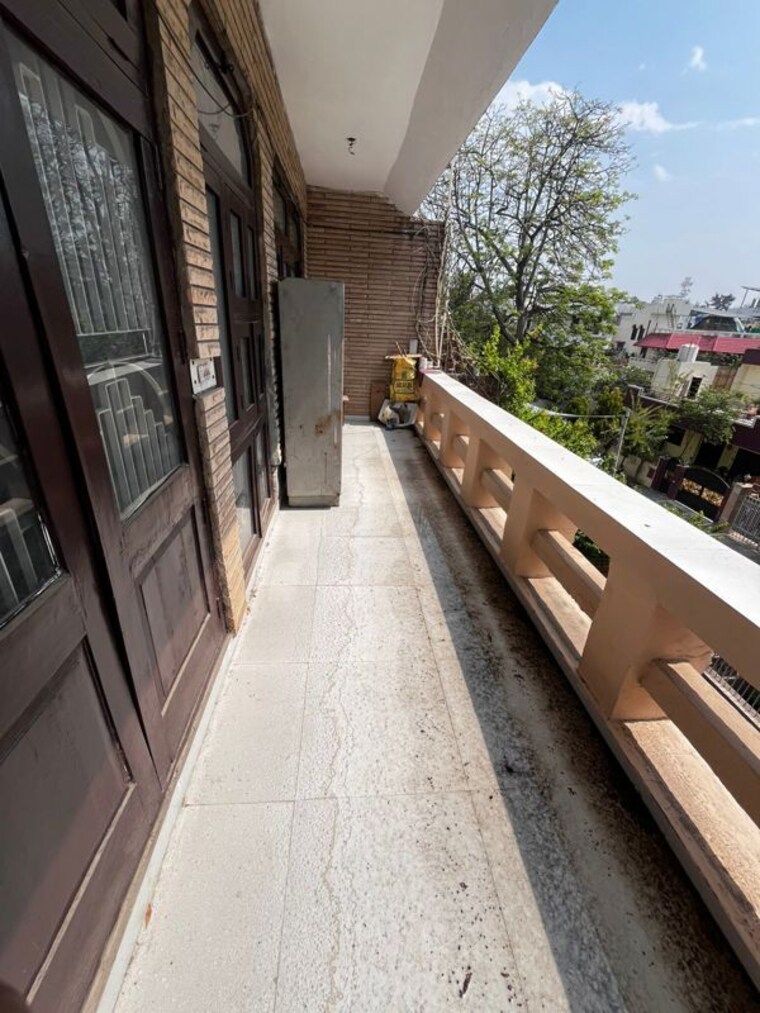 Balcony, avl-36-gurgaon 2 Bedroom 950 Sq.Ft. Builder Floor In Sector 36 Gurgaon 10239354