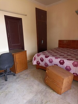 Living Room in 2.5 BHK Apartment at Supertech Cape Town, Sector 74 – for Rent