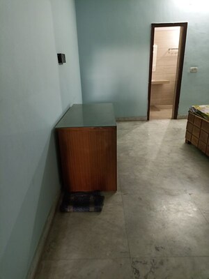 Room in 2.5 BHK Apartment at Supertech Cape Town, Sector 74 – for Rent