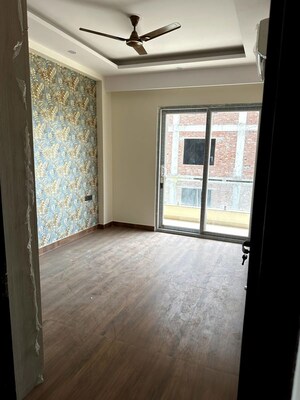 Room in 2 BHK Builder Floor at Sector 30 – for Rent