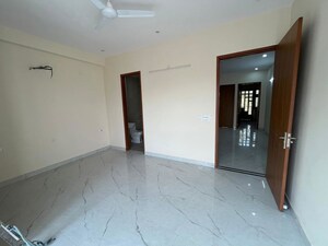 Room in 3 BHK Builder Floor at AVL 36 Gurgaon, Sector 36 – for Rent