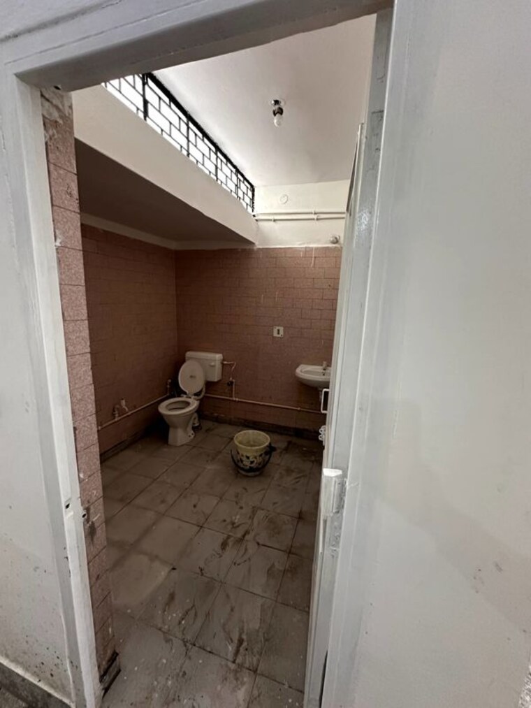 Bathroom, indraprastha colony 1 Bedroom 500 Sq.Ft. Builder Floor In Indraprastha Colony Faridabad 10239473