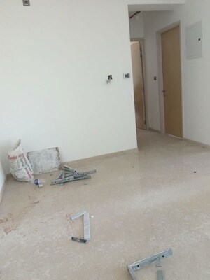 Room in 2 BHK Apartment at Marathon Monte South, Byculla West – for Rent