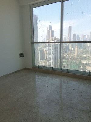 Room in 2 BHK Apartment at Marathon Monte South, Byculla West – for Rent