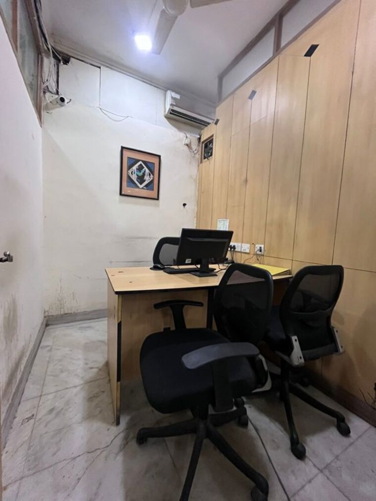 Team Area, lajpat nagar i Commercial Office Space 1800 Sq.Ft. In Lajpat Nagar I Delhi 10239493