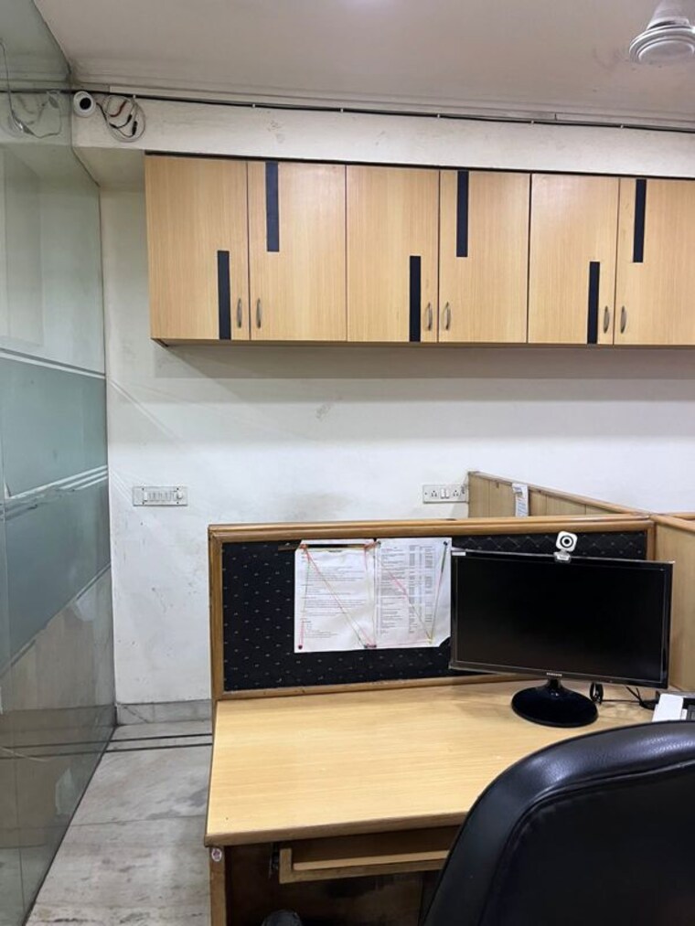 Team Area, lajpat nagar i Commercial Office Space 1800 Sq.Ft. In Lajpat Nagar I Delhi 10239493