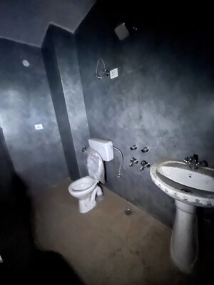 Bathroom in 1 BHK Builder Floor at Sector 31 – for Rent
