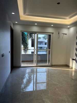 Building Lobby in 2 BHK Builder Floor at Sector 31 – for Rent