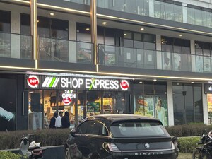  Shop – Exterior View View at Smart World Orchard, Sector 61 - for Rent