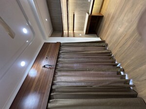 Staircase in 4 BHK Builder Floor at Sector 31 – for Rent