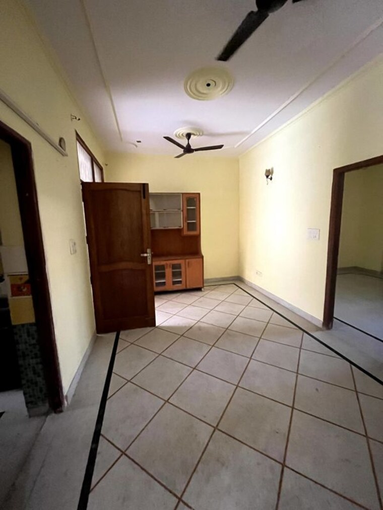 Bathroom, sector 30 3 Bedroom 200 Sq.Yd. Independent House In Sector 30 Faridabad 10239626