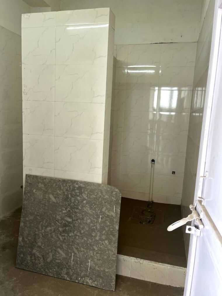 Bathroom, sector 30 3 Bedroom 200 Sq.Yd. Independent House In Sector 30 Faridabad 10239626
