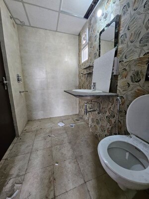 Bathroom in 2.5 BHK Apartment at Supertech Renesa, Sector 118 – for Rent