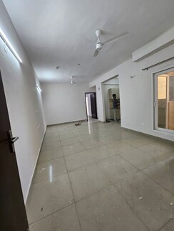2.5 BHK + Study Room Apartment For Rent in Supertech Renesa