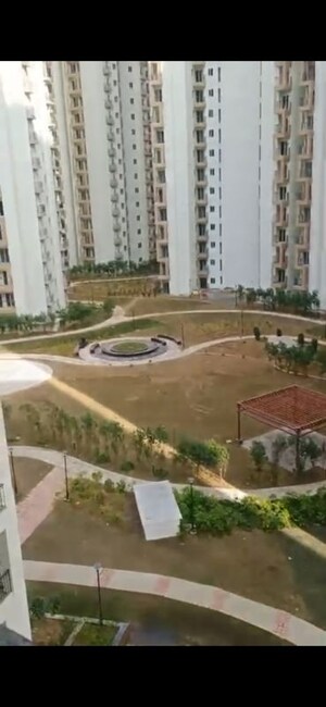 Swimming Pool in 1 BHK Apartment at Amrapali Dream Valley, Tech Zone 4 Greater Noida – for Sale