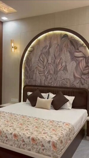 Team Area in 2 BHK Apartment at Lokhandwala Complex, Andheri West – for Rent