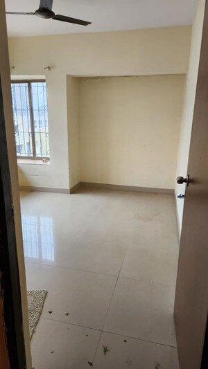 Room in 3 BHK Apartment at Runwal Garden City, Balkum Pada – for Rent