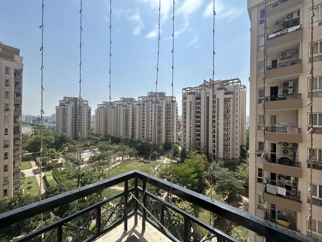 3 BHK + Extra Room Apartment For Sale in Orchid Petals