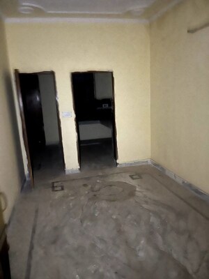 Room in 1 BHK Builder Floor at Hbh Colony – for Rent