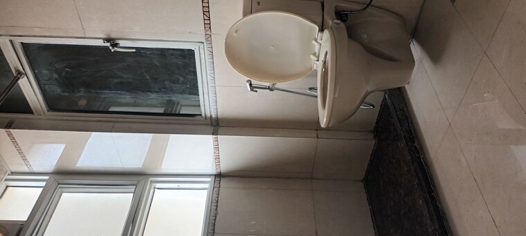 Bathroom, apex-the-florus 3 Bedroom 1412 Sq.Ft. Apartment In Vasundhara Sector 16 Ghaziabad 10231121