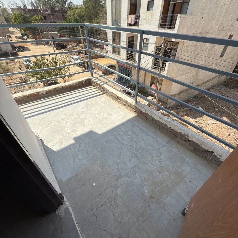 Balcony, sector 18 1 RK 160 Sq.Ft. Builder Floor In Sector 18 Gurgaon 10239765