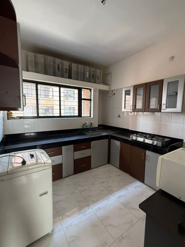 Kitchen, ishwar-parmar-trade-centre 3 Bedroom 1500 Sq.Ft. Apartment In Agarkar Nagar Pune 10239770