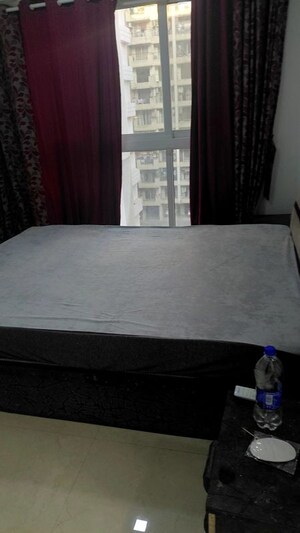 Bedroom in 2 BHK Apartment at Platinum Life, Andheri West – for Rent