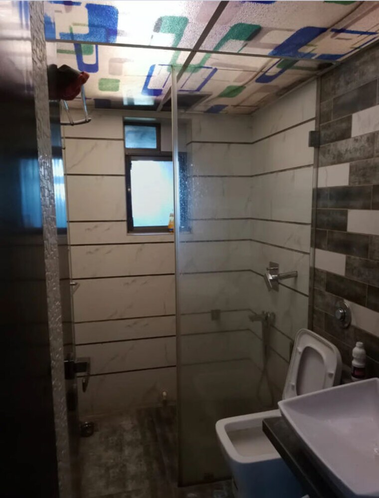Bathroom, vivekanand nagar 4 Bedroom 2000 Sq.Ft. Apartment In Vivekanand Nagar Mumbai 10239768
