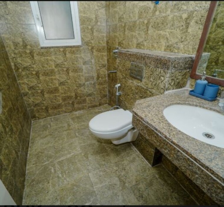 Bathroom, experion-the-heart-song 3.5 Bedroom 2003 Sq.Ft. Apartment In Sector 108 Gurgaon 10239788