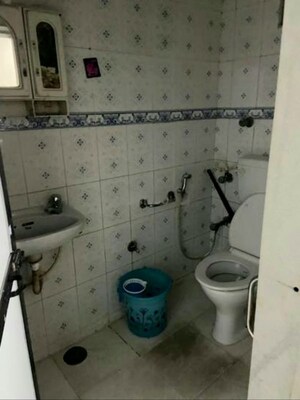 Attached Bathroom in 2 BHK Apartment at Sai Dham CHS Mulund West, Mulund West – for Rent