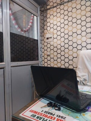  Shop For Sale in Satyam Galleria, Phi Iii Greater Noida