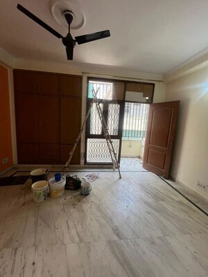 Room in 3 BHK Builder Floor at Malviya Nagar – for Rent