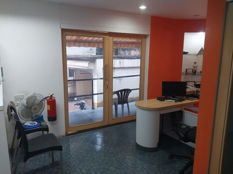 Common Area, dadar west Commercial Office Space 2000 Sq.Ft. In Dadar West Mumbai 10133983