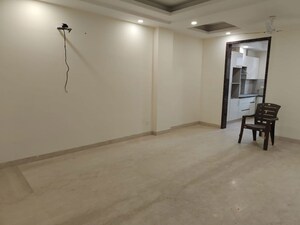 Room in 3 BHK Builder Floor at Rajouri Garden – for Rent