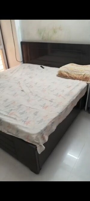 Bedroom in 1 BHK Apartment at Ansal Palam Triangle, Palam Vihar Extension – for Rent