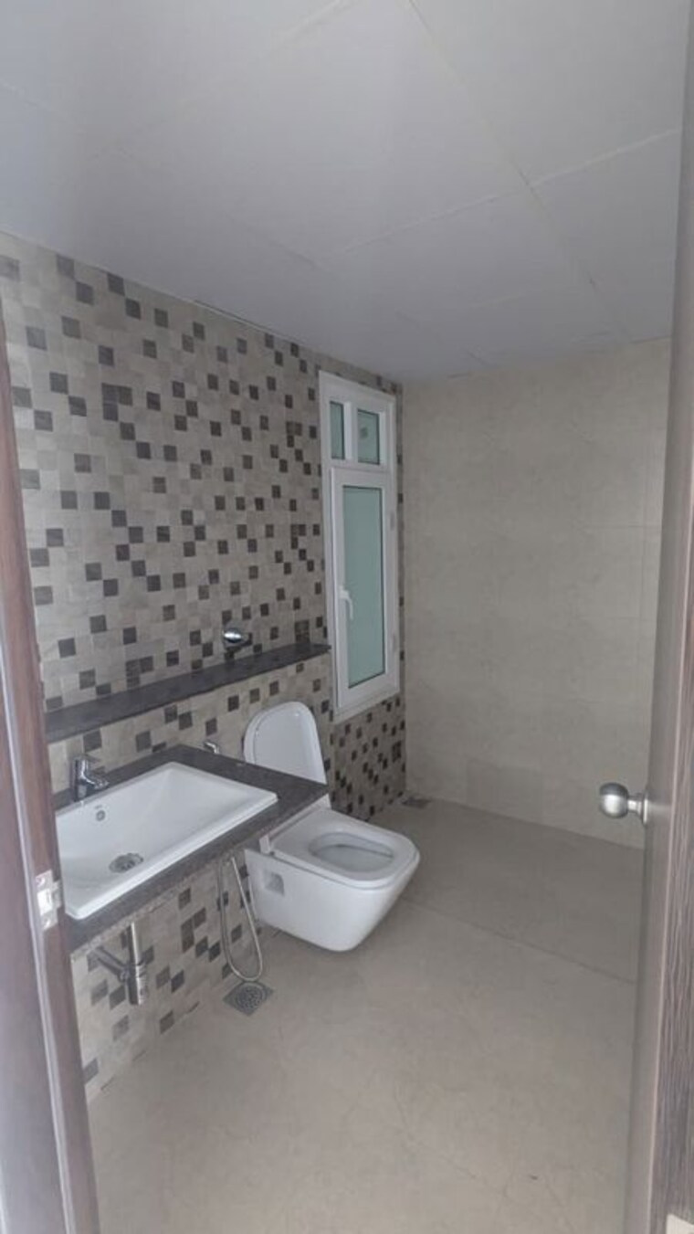 Bathroom, karle-vario-homes 2 Bedroom 1168 Sq.Ft. Apartment In Hebbal Bangalore 10192052