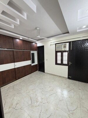 Room in 3 BHK Builder Floor at Rajouri Garden – for Rent