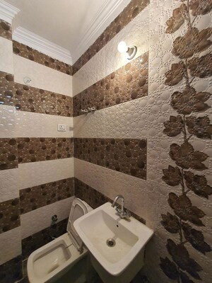 Team Area in 3 BHK Builder Floor at Rajouri Garden – for Rent